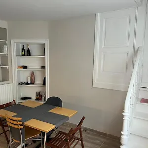  Appartement In Maison De Metre In Etterbeek Belgique